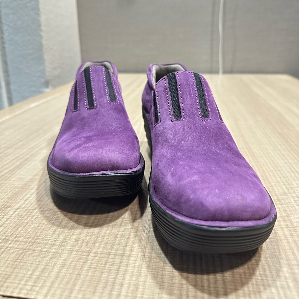 NWOB Bionics Purple Leather Wedge Shoe size 8 - Picture 6 of 8